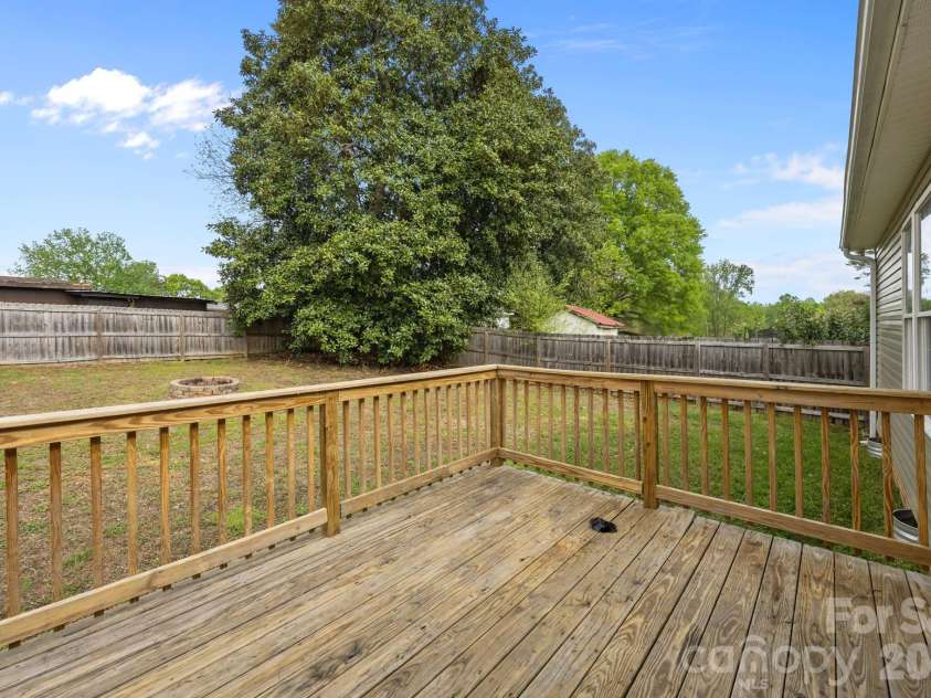3029 Fallswood Drive, Gastonia, NC 28052.  MLS# CAR4363537, YatesRealty ID 10419. 