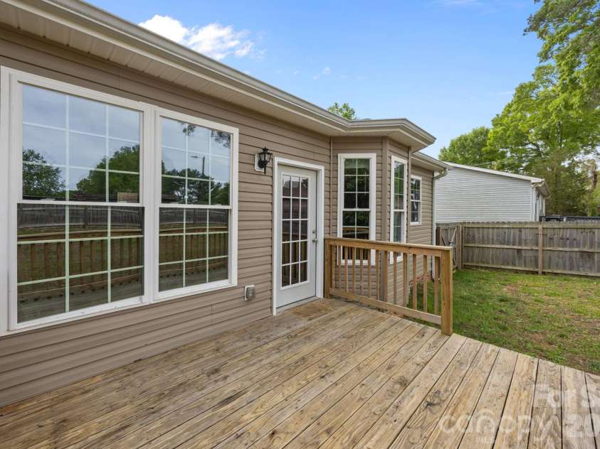 3029 Fallswood Drive, Gastonia, NC 28052.  MLS# CAR4363537, YatesRealty ID 10419. 