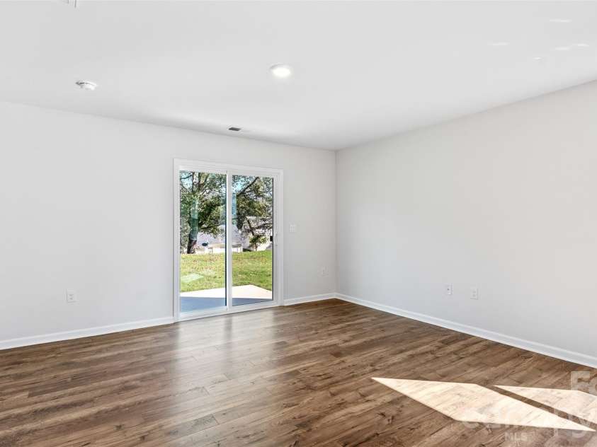 129 Lauren Lane, Hendersonville, NC 28792.  MLS# CAR4338001, YatesRealty ID 1042. Photos are representative