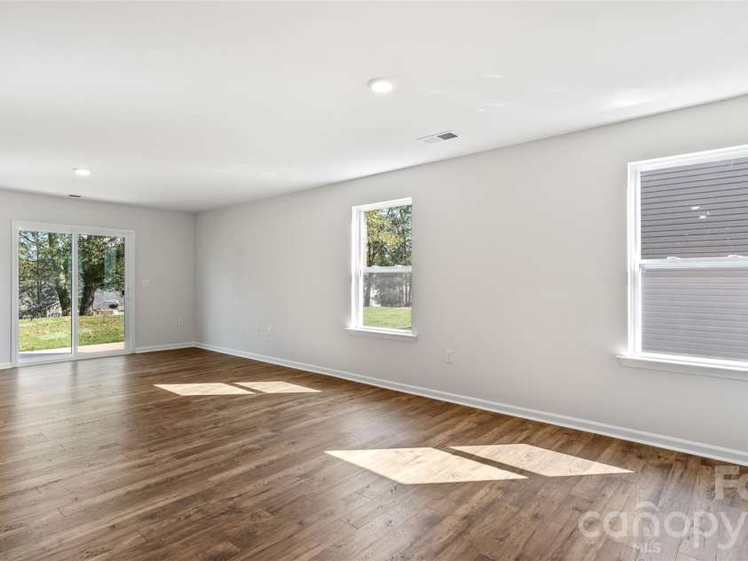 129 Lauren Lane, Hendersonville, NC 28792.  MLS# CAR4338001, YatesRealty ID 1042. Photos are representative