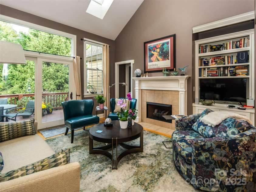 26 Black Horse Run, Biltmore Lake, NC 28715.  MLS# CAR4307012, YatesRealty ID 1042. 