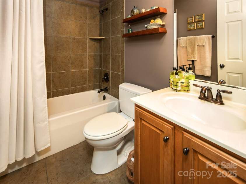 26 Black Horse Run, Biltmore Lake, NC 28715.  MLS# CAR4307012, YatesRealty ID 1042. 