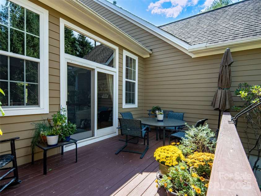 26 Black Horse Run, Biltmore Lake, NC 28715.  MLS# CAR4307012, YatesRealty ID 1042. 