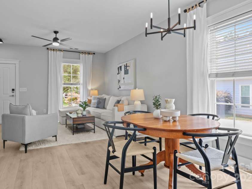 8225 Ballymore Court, Huntersville, NC 28078.  MLS# CAR4276433, YatesRealty ID 1042. Bright dining area, open floor plan.