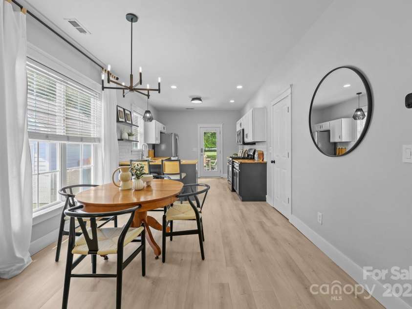 8225 Ballymore Court, Huntersville, NC 28078.  MLS# CAR4276433, YatesRealty ID 1042. Open floor plan.