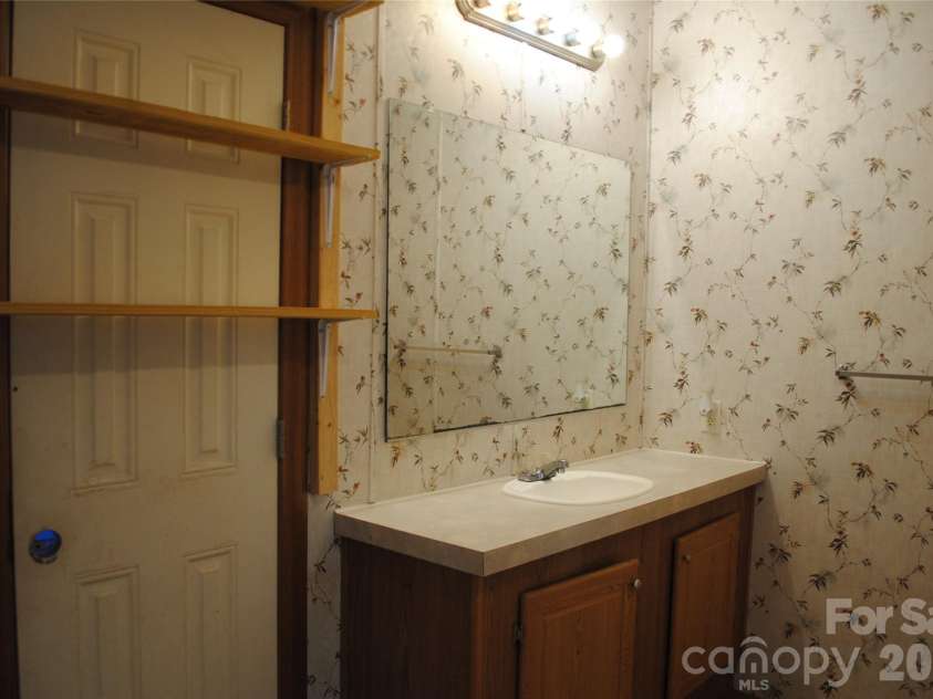 12367 Old Beatty Ford Road, Rockwell, NC 28138.  MLS# CAR4358672, YatesRealty ID 10421. Primary bath