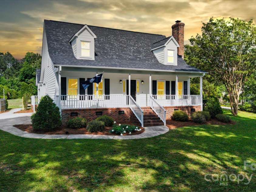 1920 Williford Woods Lane, Rock Hill, SC 29730.  MLS# CAR4252025, YatesRealty ID 10422. 