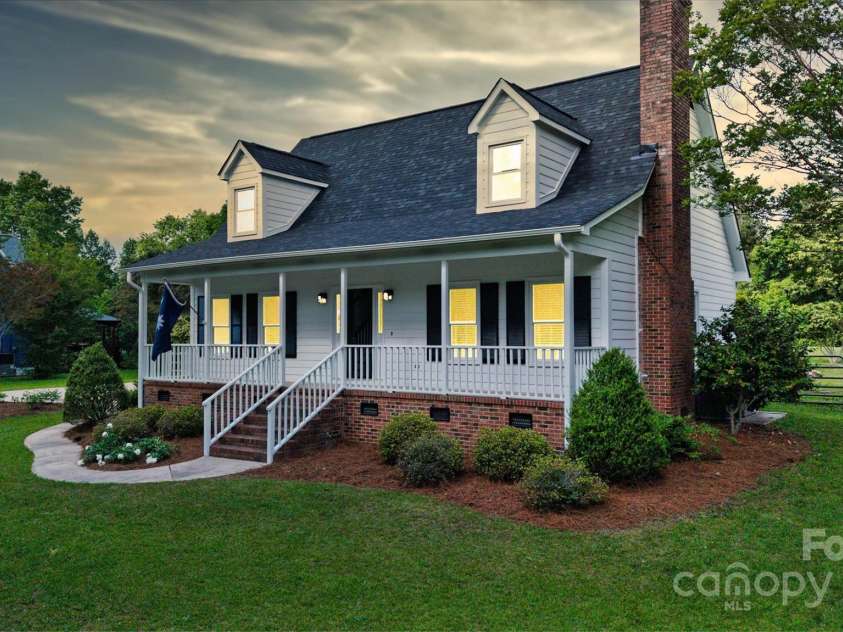 1920 Williford Woods Lane, Rock Hill, SC 29730.  MLS# CAR4252025, YatesRealty ID 10422. 