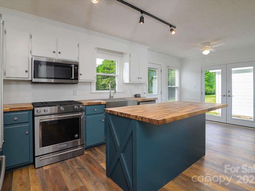 1920 Williford Woods Lane, Rock Hill, SC 29730.  MLS# CAR4252025, YatesRealty ID 10422. 