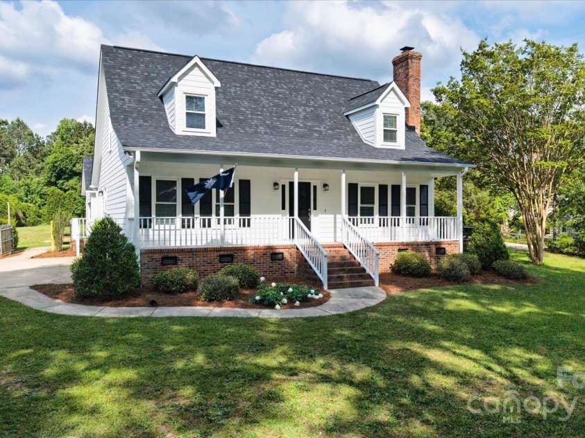 1920 Williford Woods Lane, Rock Hill, SC 29730.  MLS# CAR4252025, YatesRealty ID 10422. 