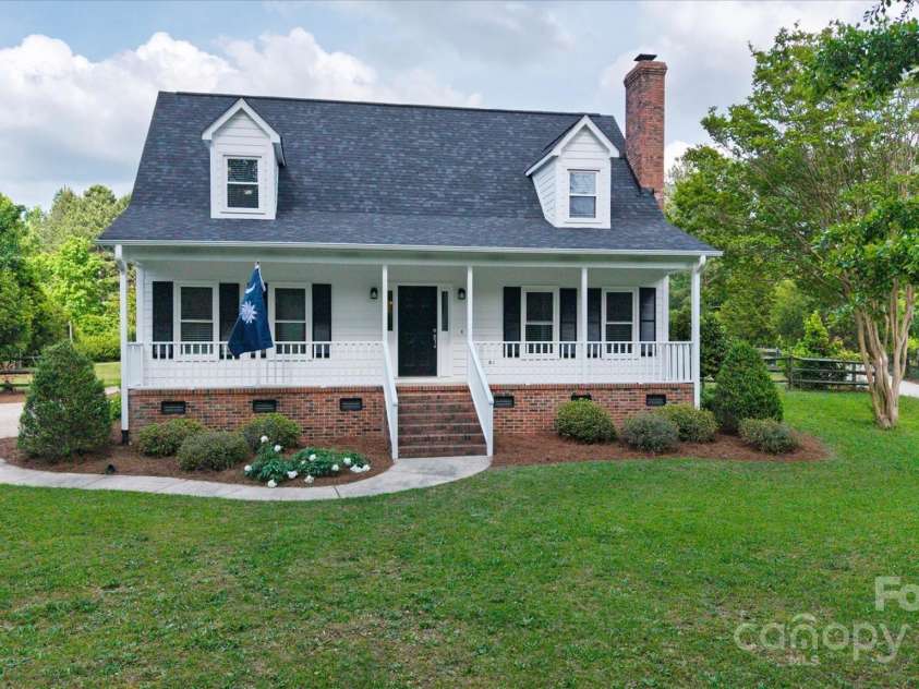 1920 Williford Woods Lane, Rock Hill, SC 29730.  MLS# CAR4252025, YatesRealty ID 10422. 