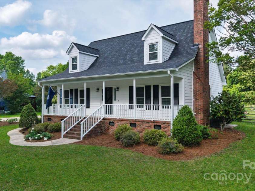 1920 Williford Woods Lane, Rock Hill, SC 29730.  MLS# CAR4252025, YatesRealty ID 10422. 