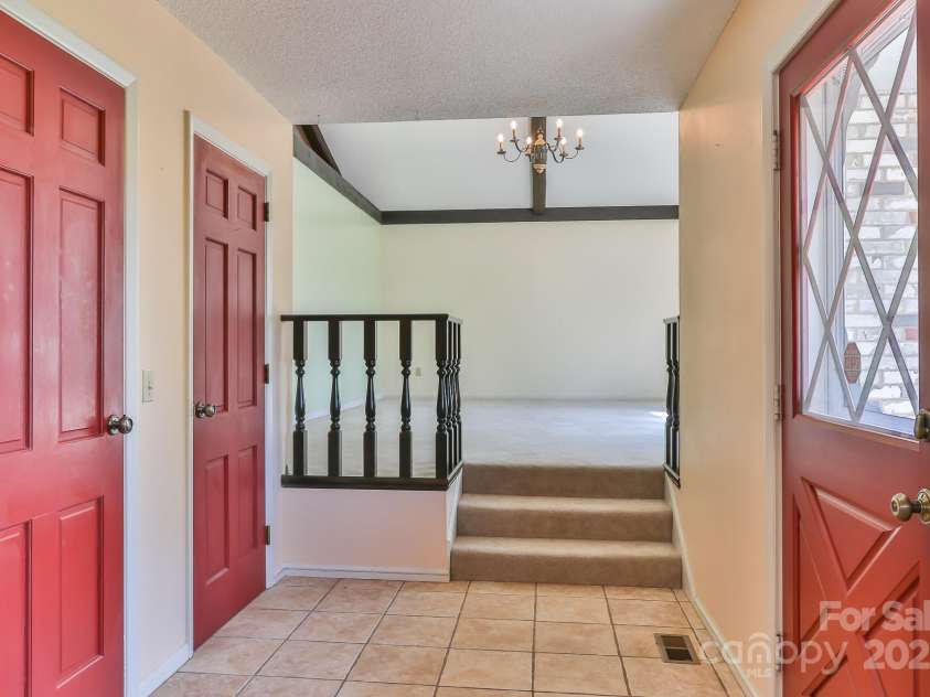 2466 Sweetbriar Circle, Lenoir, NC 28645.  MLS# CAR4247883, YatesRealty ID 10423. Foyer