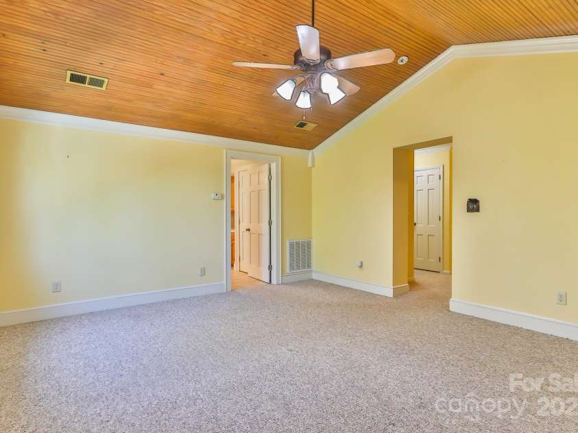 2466 Sweetbriar Circle, Lenoir, NC 28645.  MLS# CAR4247883, YatesRealty ID 10423. Primary