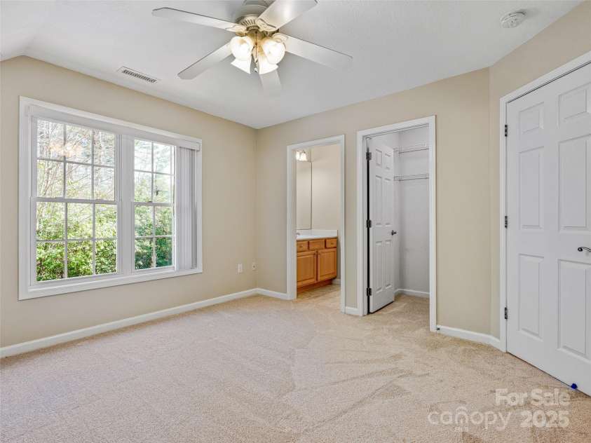 180 Kanuga Forest Drive, Hendersonville, NC 28739.  MLS# CAR4309167, YatesRealty ID 10424. 