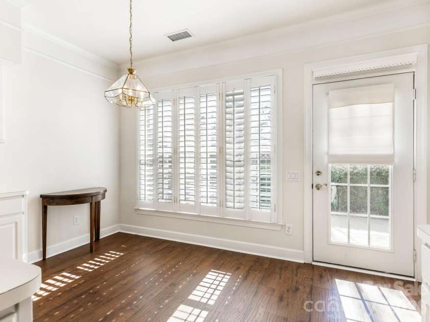 429 Eberle Way, Matthews, NC 28105.  MLS# CAR4352539, YatesRealty ID 10424. Breakfast Area