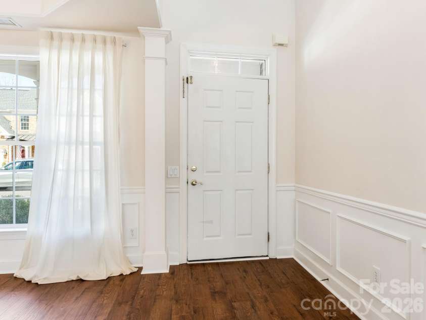 429 Eberle Way, Matthews, NC 28105.  MLS# CAR4352539, YatesRealty ID 10424. Foyer
