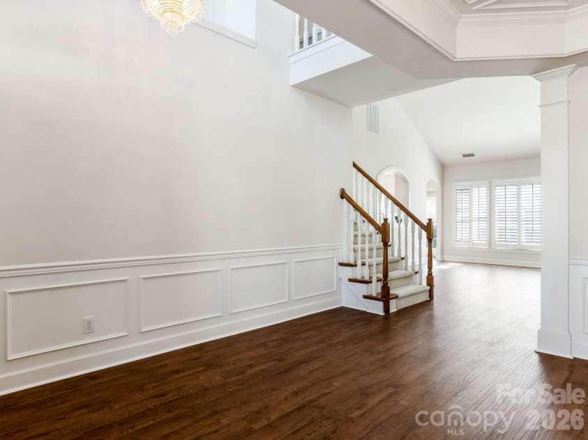 429 Eberle Way, Matthews, NC 28105.  MLS# CAR4352539, YatesRealty ID 10424. Foyer