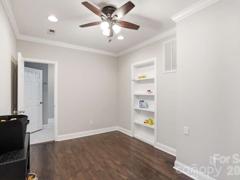 10056 Paisley Drive, Charlotte, NC 28269.  MLS# CAR4364202, YatesRealty ID 10429. Additional view of flex space.