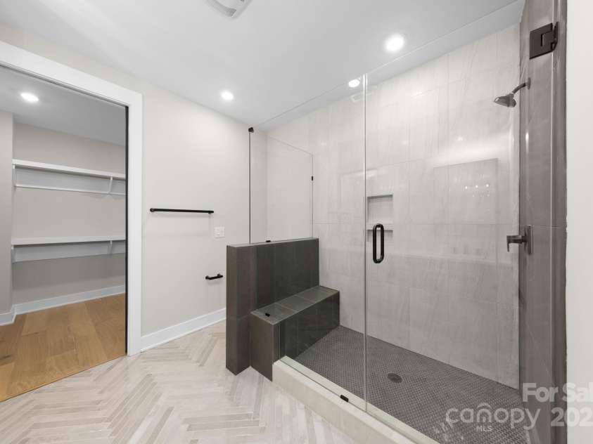 2205 Catalina Avenue, Charlotte, NC 28206.  MLS# CAR4203101, YatesRealty ID 10429. 