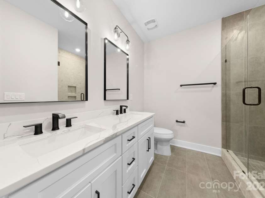 2205 Catalina Avenue, Charlotte, NC 28206.  MLS# CAR4203101, YatesRealty ID 10429. 