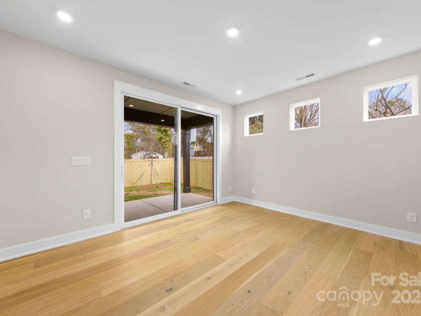 2205 Catalina Avenue, Charlotte, NC 28206.  MLS# CAR4203101, YatesRealty ID 10429. 