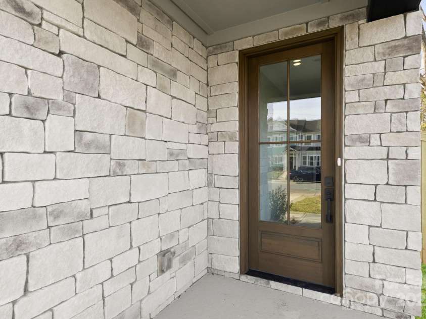 2205 Catalina Avenue, Charlotte, NC 28206.  MLS# CAR4203101, YatesRealty ID 10429. 