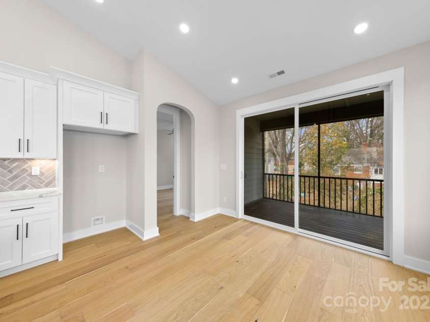 2205 Catalina Avenue, Charlotte, NC 28206.  MLS# CAR4203101, YatesRealty ID 10429. 