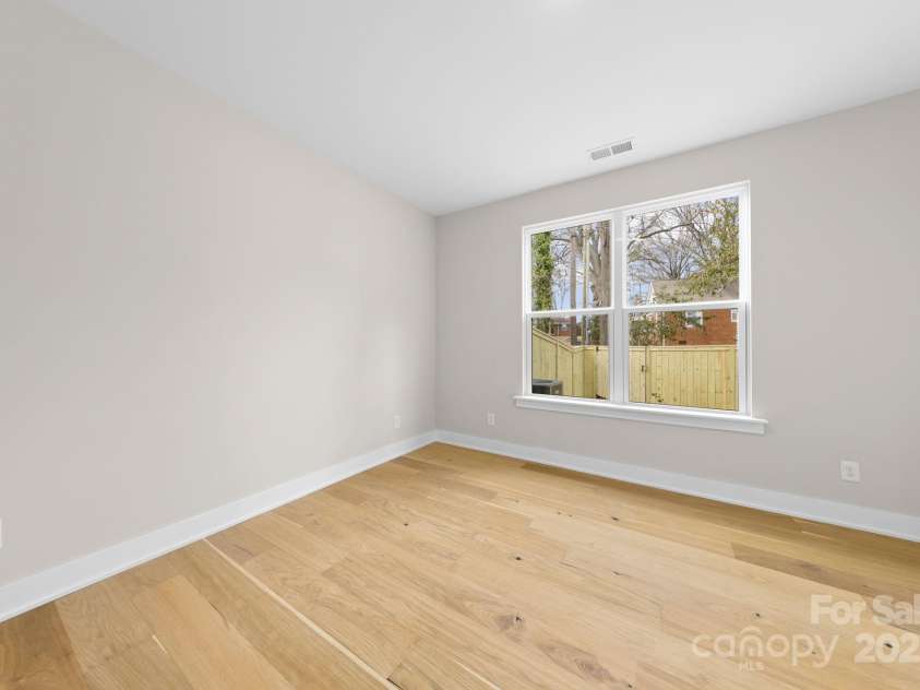 2205 Catalina Avenue, Charlotte, NC 28206.  MLS# CAR4203101, YatesRealty ID 10429. 