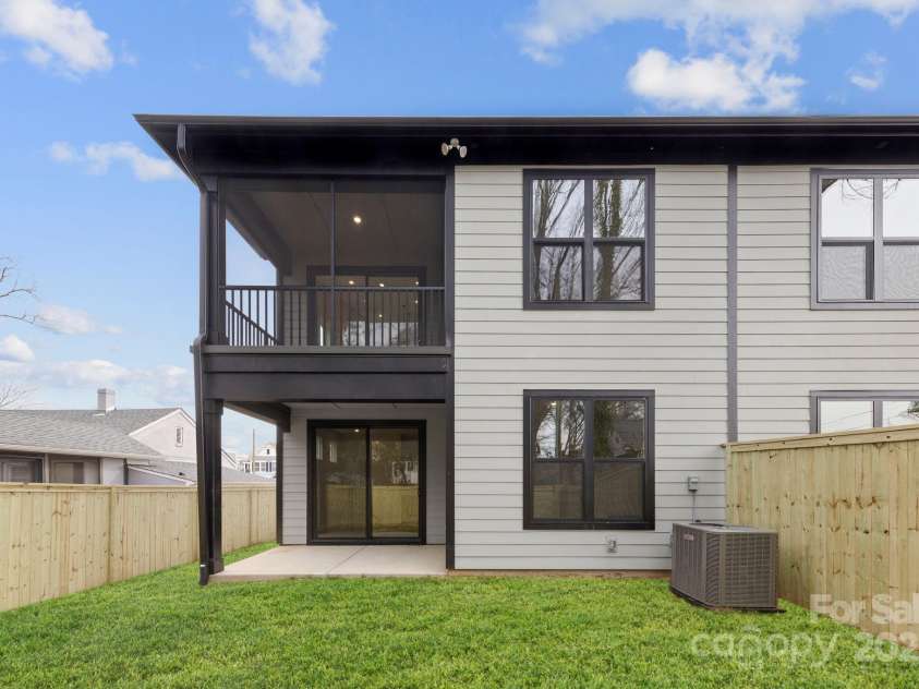 2205 Catalina Avenue, Charlotte, NC 28206.  MLS# CAR4203101, YatesRealty ID 10429. 