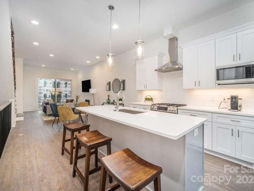 2542 Park Rose Lane, Charlotte, NC 28204.  MLS# CAR4214714, YatesRealty ID 1043. Photo for representation