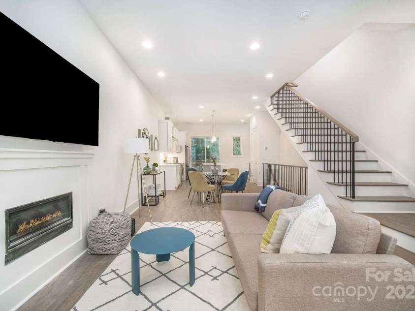 2542 Park Rose Lane, Charlotte, NC 28204.  MLS# CAR4214714, YatesRealty ID 1043. Photo for representation