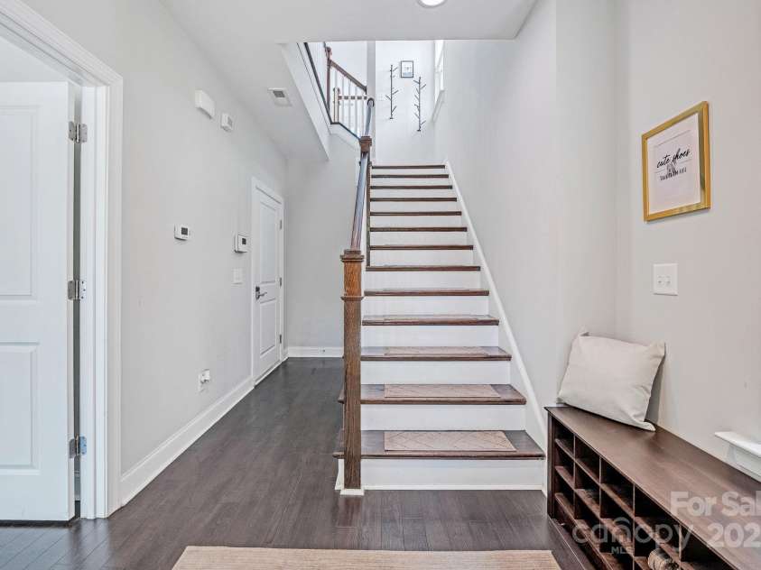 2551 Statesville Avenue, Charlotte, NC 28206.  MLS# CAR4318721, YatesRealty ID 1043. 