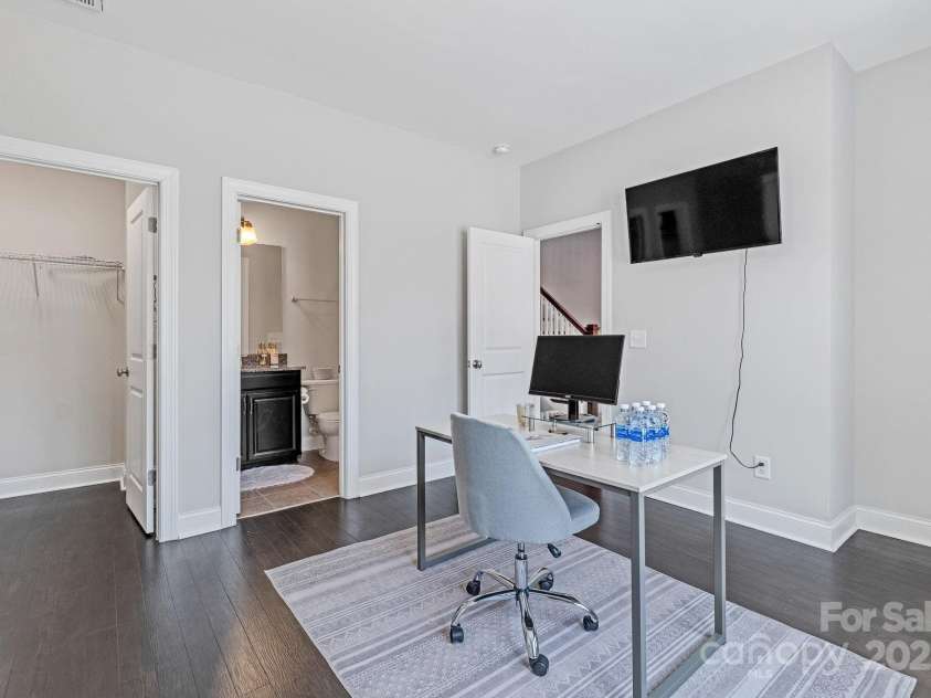 2551 Statesville Avenue, Charlotte, NC 28206.  MLS# CAR4318721, YatesRealty ID 1043. 