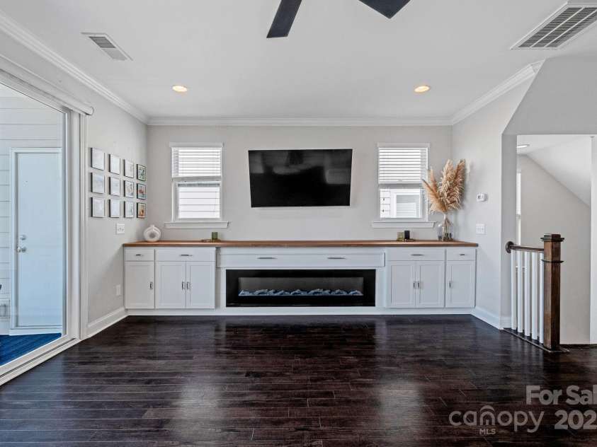 2551 Statesville Avenue, Charlotte, NC 28206.  MLS# CAR4318721, YatesRealty ID 1043. 