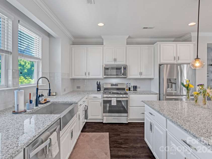 2551 Statesville Avenue, Charlotte, NC 28206.  MLS# CAR4318721, YatesRealty ID 1043. 