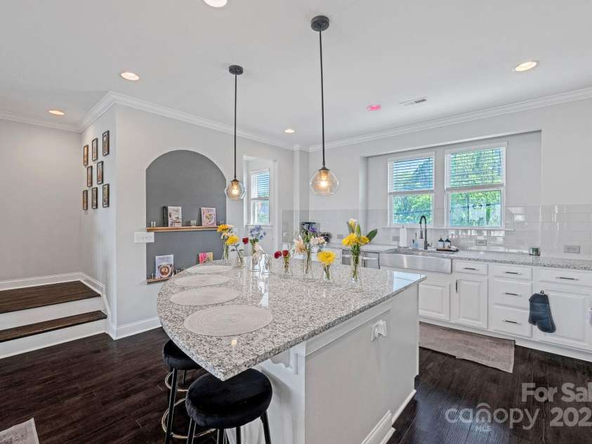 2551 Statesville Avenue, Charlotte, NC 28206.  MLS# CAR4318721, YatesRealty ID 1043. 