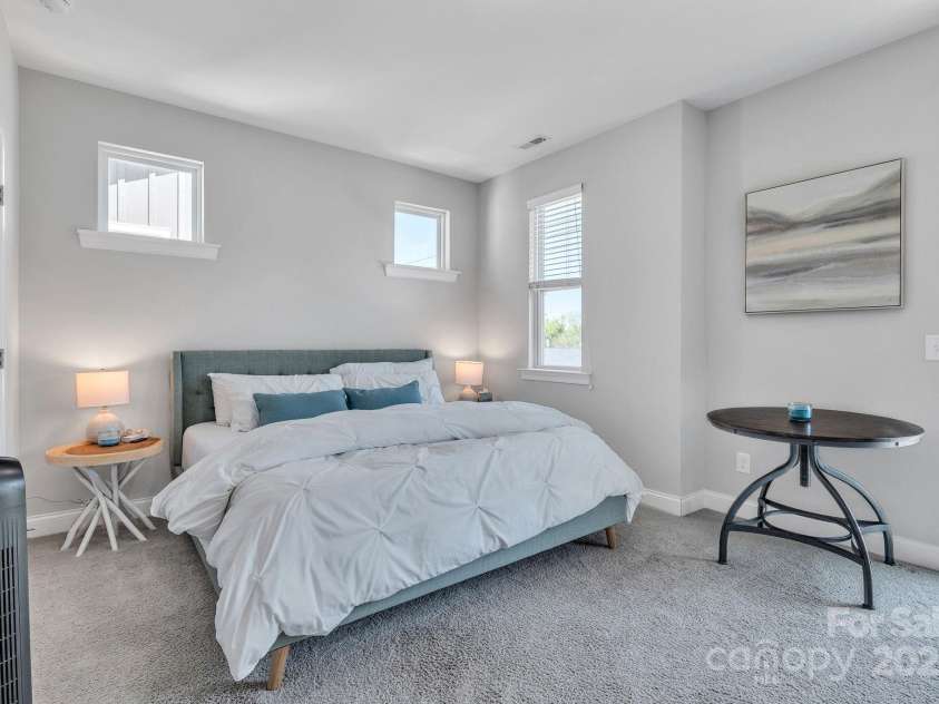 2551 Statesville Avenue, Charlotte, NC 28206.  MLS# CAR4318721, YatesRealty ID 1043. 