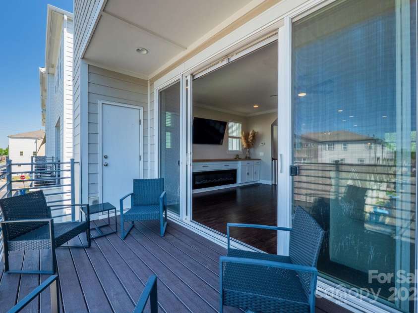 2551 Statesville Avenue, Charlotte, NC 28206.  MLS# CAR4318721, YatesRealty ID 1043. 