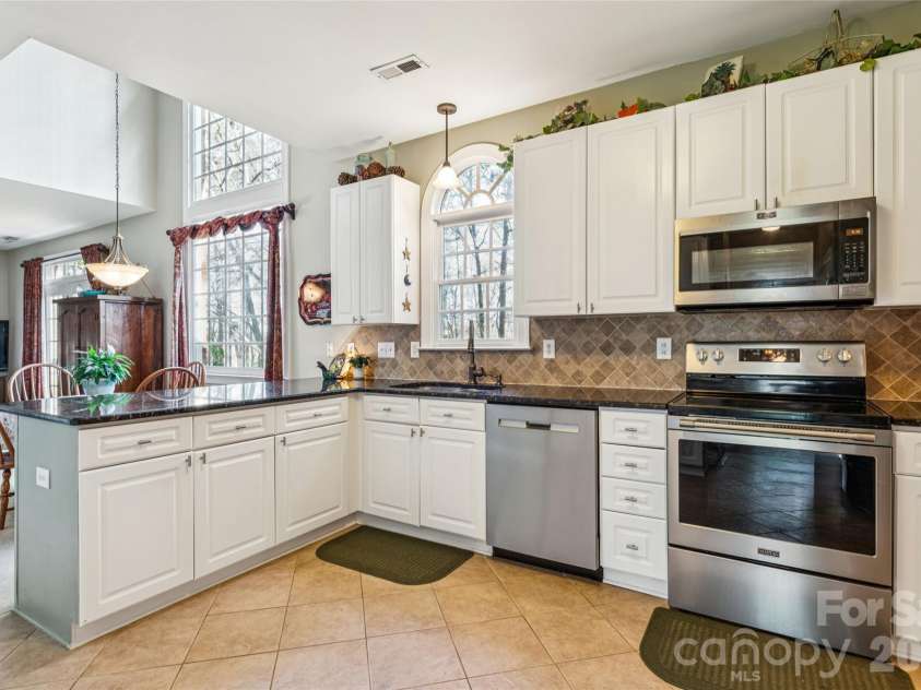 152 Lockerbie Lane, Mooresville, NC 28115.  MLS# CAR4364769, YatesRealty ID 10431. 