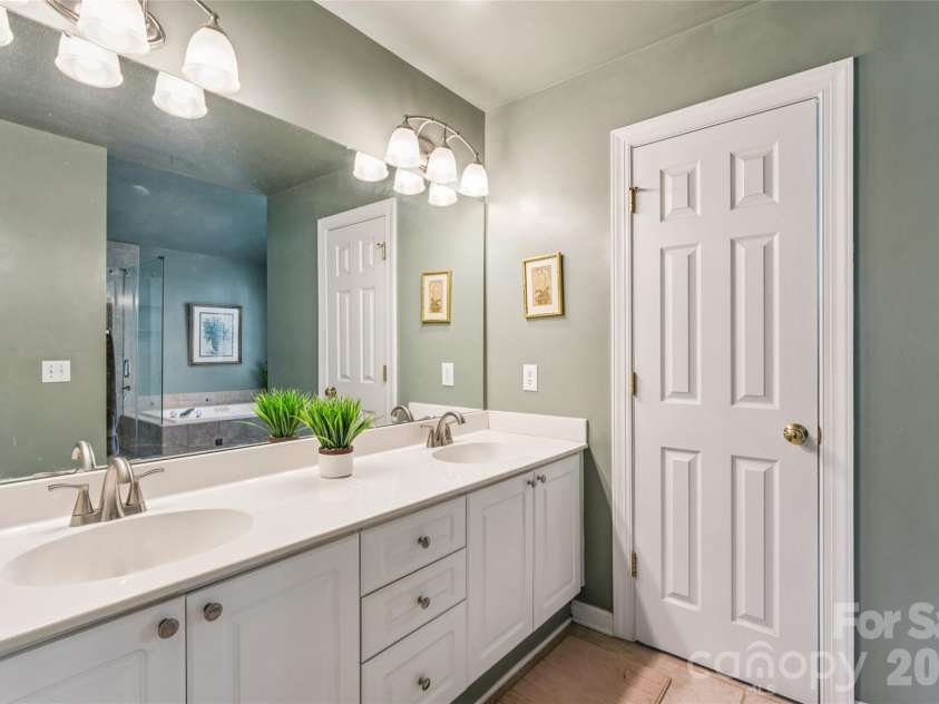 152 Lockerbie Lane, Mooresville, NC 28115.  MLS# CAR4364769, YatesRealty ID 10431. 