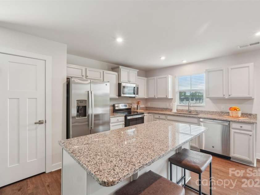 4205 Jones Creek Lane, Charlotte, NC 28215.  MLS# CAR4250689, YatesRealty ID 10431. 