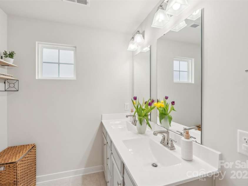 4205 Jones Creek Lane, Charlotte, NC 28215.  MLS# CAR4250689, YatesRealty ID 10431. 
