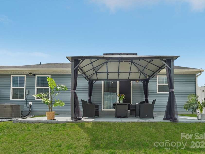 4205 Jones Creek Lane, Charlotte, NC 28215.  MLS# CAR4250689, YatesRealty ID 10431. 