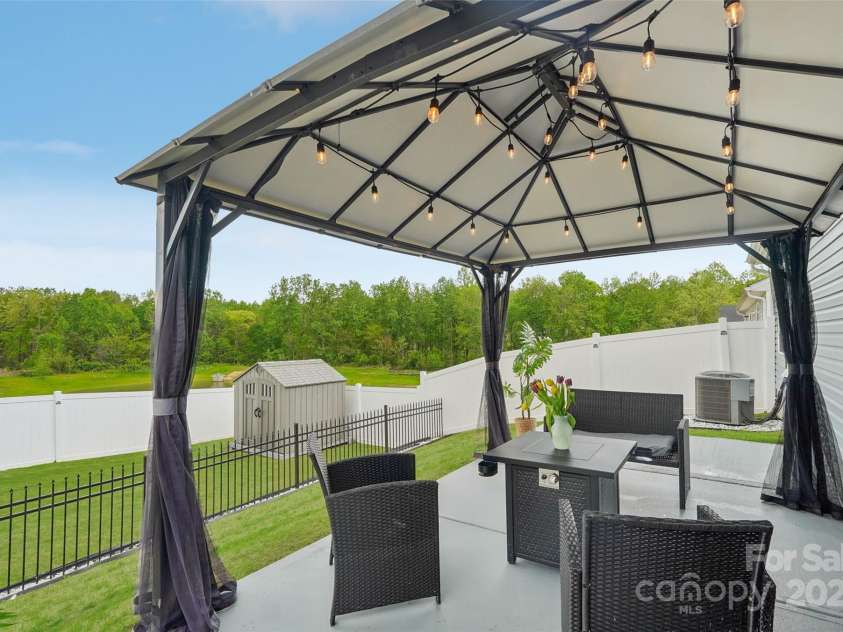 4205 Jones Creek Lane, Charlotte, NC 28215.  MLS# CAR4250689, YatesRealty ID 10431. 