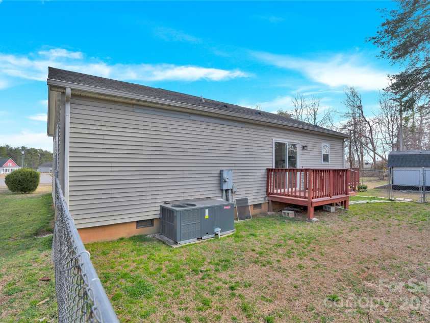 340 Vernon Lane, Statesville, NC 28677.  MLS# CAR4231472, YatesRealty ID 10432. Fenced in Backyard