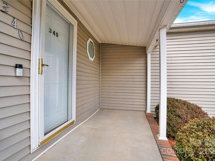 340 Vernon Lane, Statesville, NC 28677.  MLS# CAR4231472, YatesRealty ID 10432. Front Porch