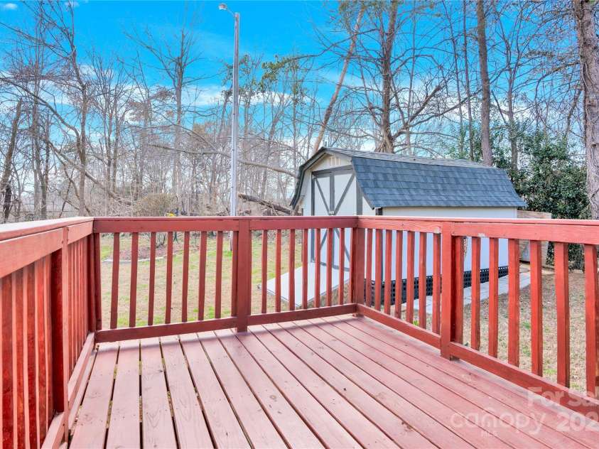 340 Vernon Lane, Statesville, NC 28677.  MLS# CAR4231472, YatesRealty ID 10432. Side Deck