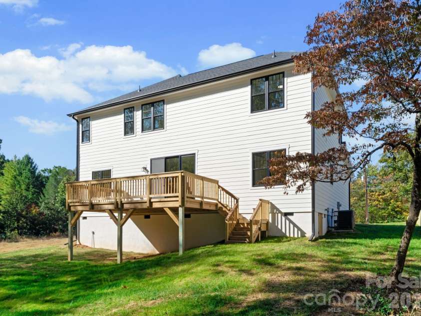 426 Richards Lane, Mooresville, NC 28115.  MLS# CAR4367862, YatesRealty ID 10432. 