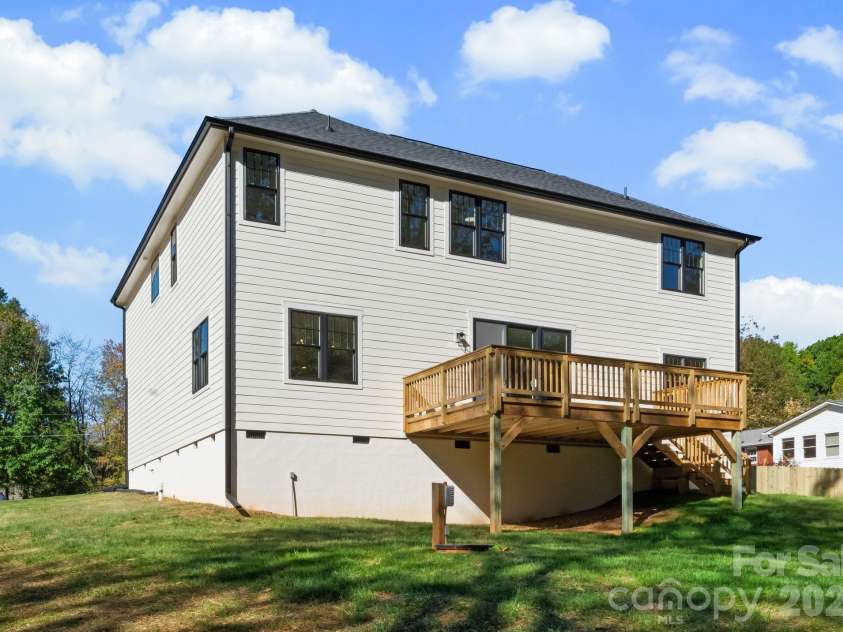 426 Richards Lane, Mooresville, NC 28115.  MLS# CAR4367862, YatesRealty ID 10432. 